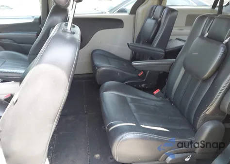 2013 Chrysler Town & Country Touring z USA, uszkodzony, nr VIN 2C4RC1BG2DR584962